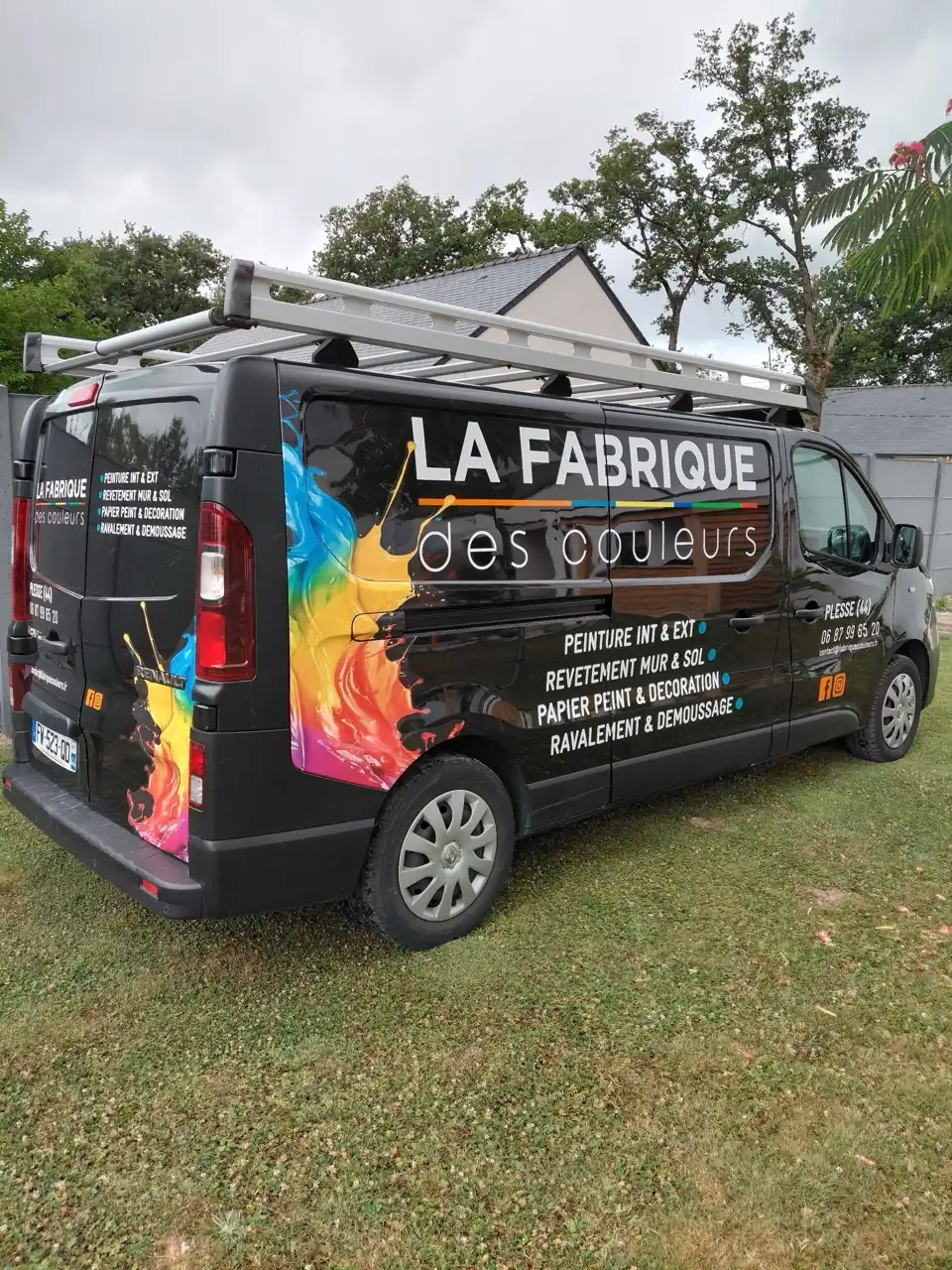 Camion fabrique des couleurs Large